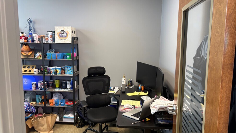 More Photos Of 4592 Dale Dr, Lafayette Industrial For Lease