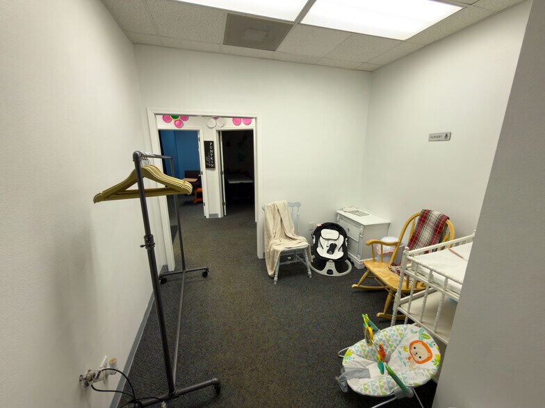 More Photos Of 275 W Airport Blvd, Pensacola Storefront Retail Office For Lease
