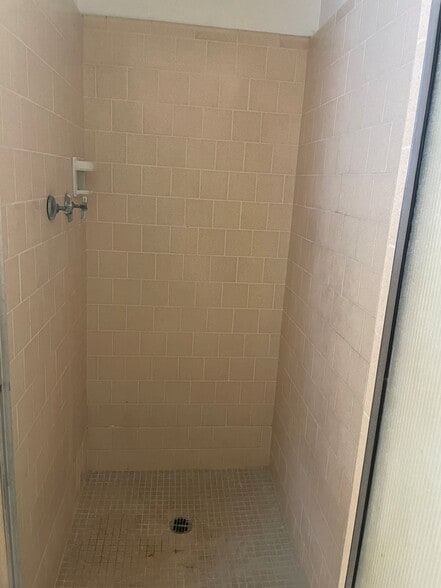 More Photos Of 645 N D St, San Bernardino Auto Dealership For Lease