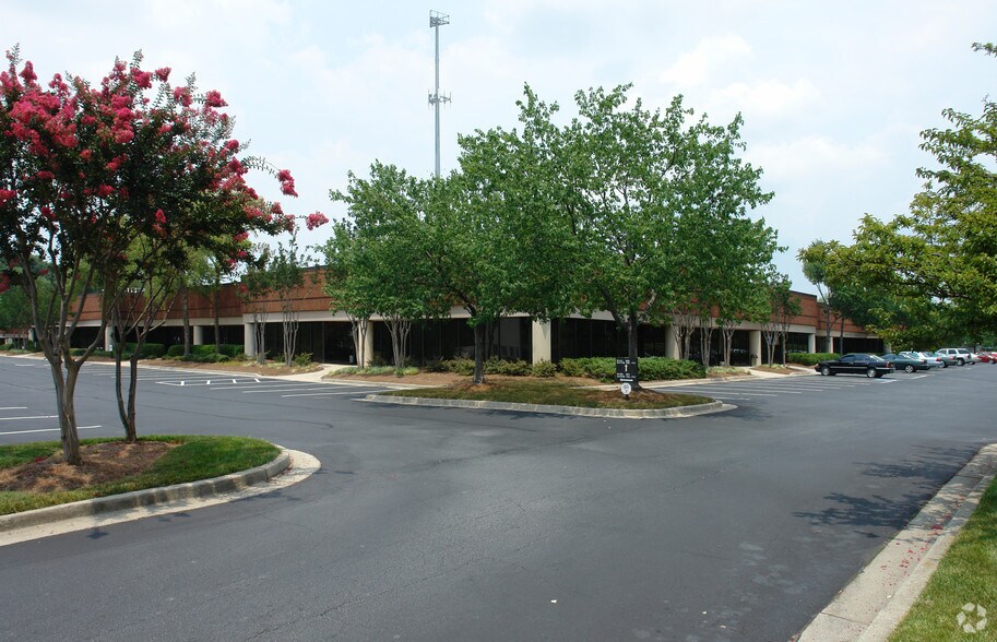 More Photos Of 3980 DeKalb Technology Pky, Atlanta Light Distribution For Lease