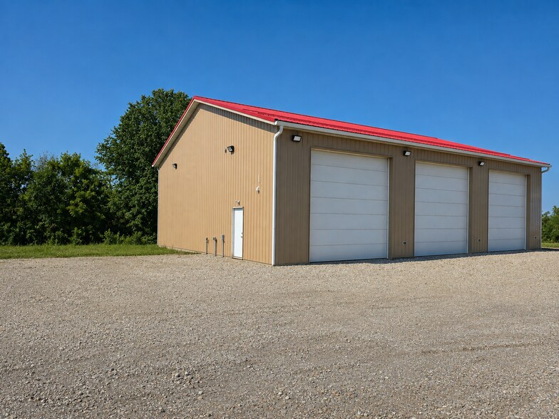 More Photos Of 10150 Avon Lake Rd, Burbank Industrial For Lease
