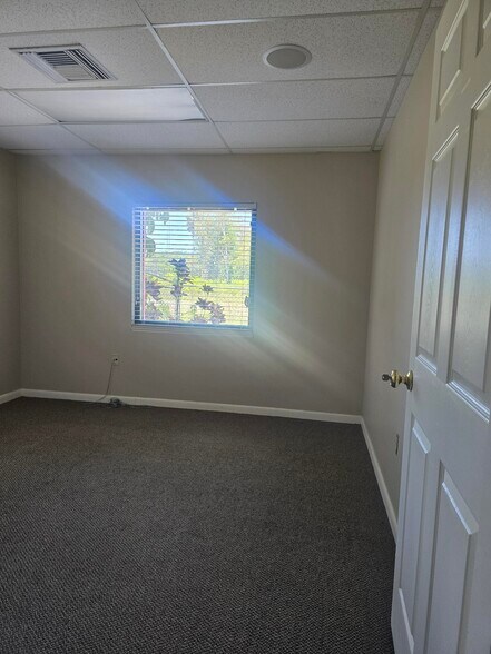 More Photos Of 4091 Colonial Blvd, Fort Myers Office Residential For Sale