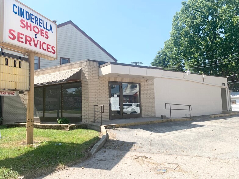 More Photos Of 929 N 5th Ave, Kankakee Storefront Retail Office For Sale