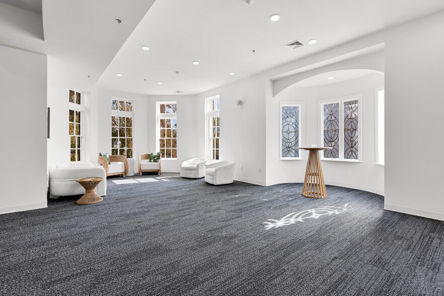 More Photos Of 2301 Calvert St NW, Washington Coworking Space