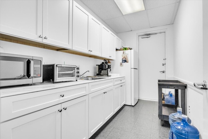 More Photos Of 3300 Tamiami Trl, Port Charlotte Medical For Sale