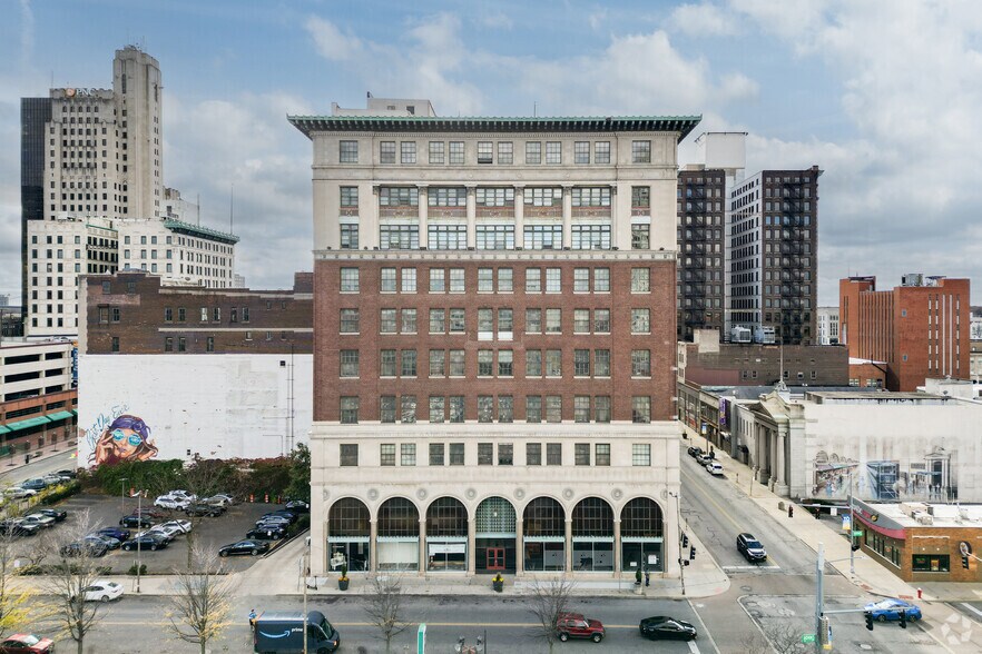 More Photos Of 513 Adams St, Toledo Apartments For Lease