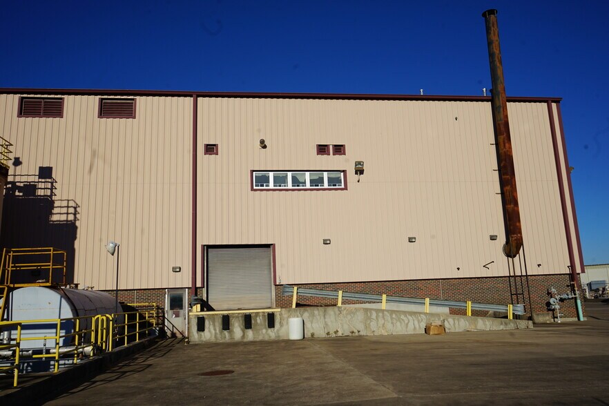 More Photos Of 2030 N Mingo Rd, Tulsa Unknown For Lease