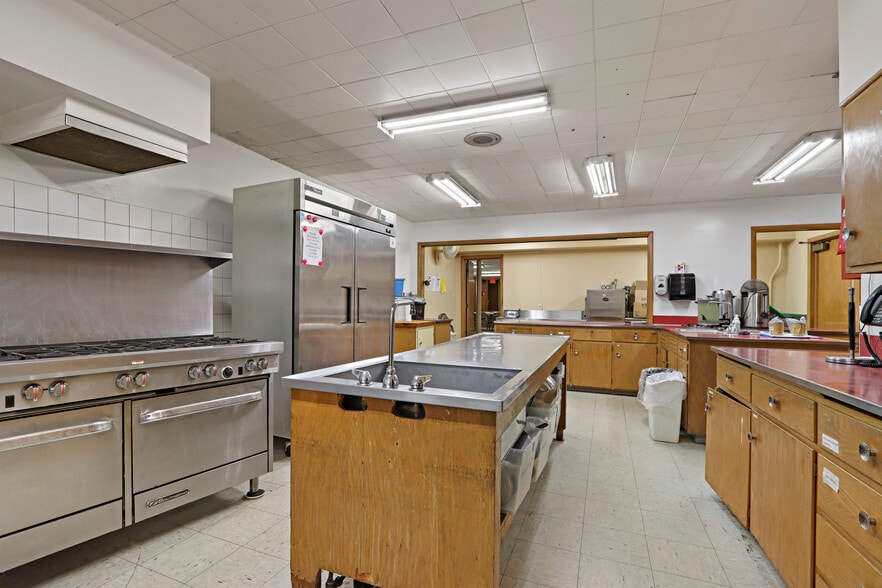 More Photos Of 2006 60th St, Kenosha Religious Facility For Sale