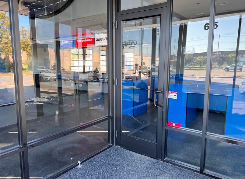 More Photos Of 615 Washington St, Brainerd Auto Repair For Lease