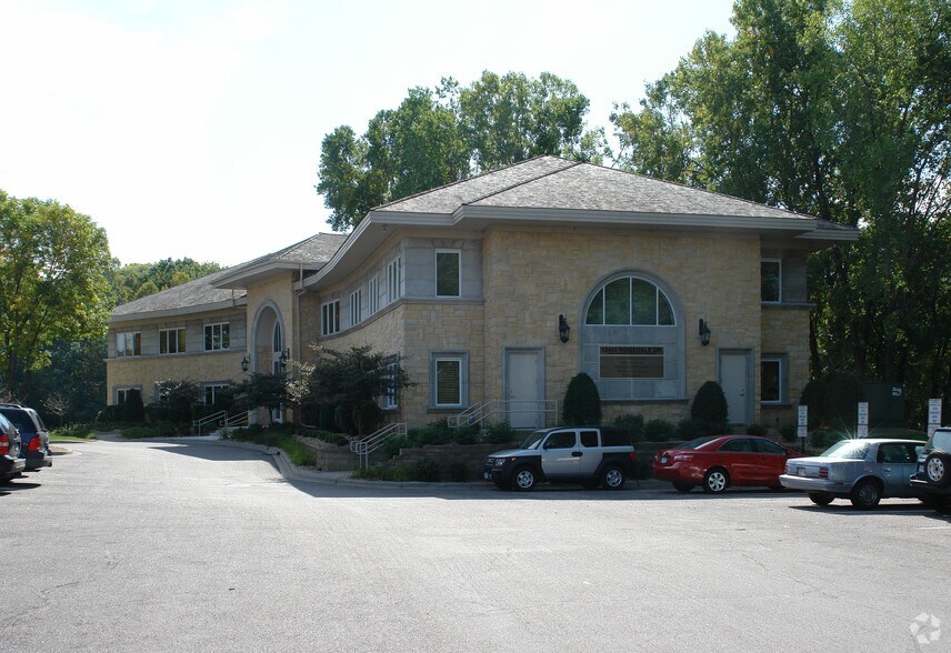 More Photos Of 12455 Ridgedale Dr, Minnetonka Office For Lease