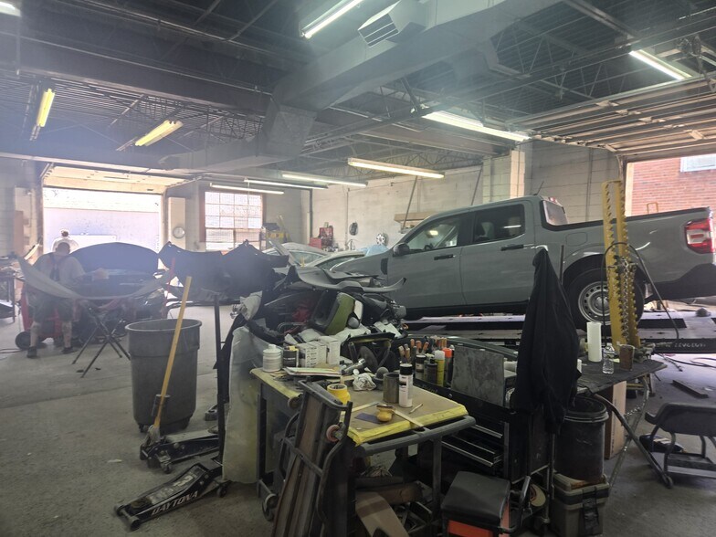 More Photos Of 300 W Oak Ln, Glenolden Auto Repair For Sale