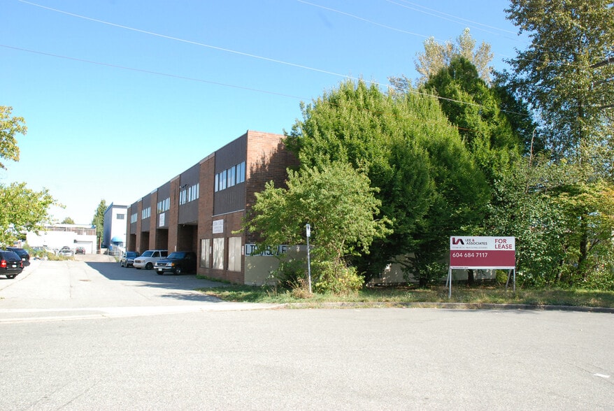 More Photos Of 6976-6984 Palm Av, Burnaby Warehouse For Lease