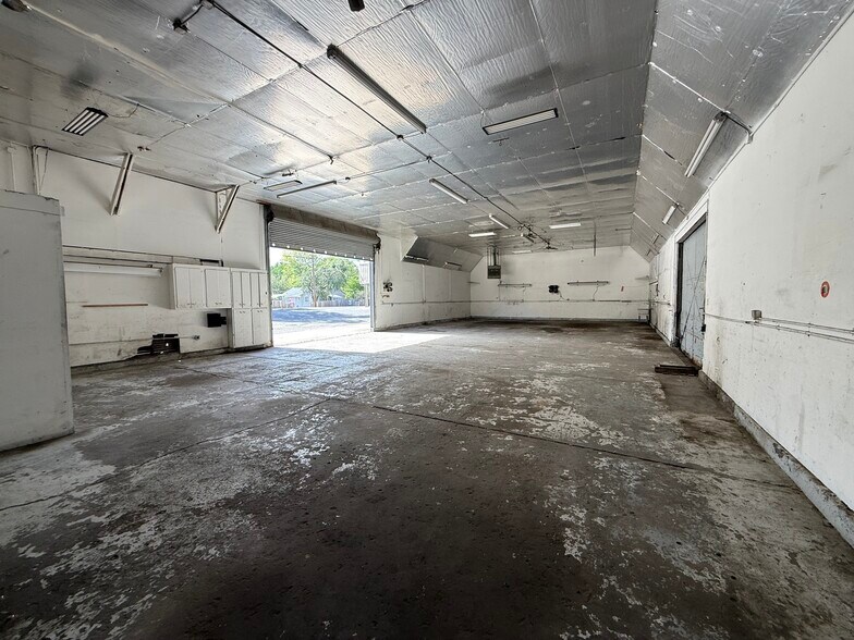 More Photos Of 2651 Henderson, Redding Warehouse For Sale