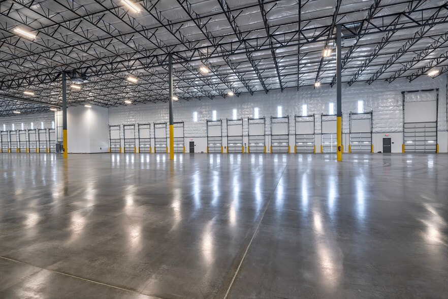 More Photos Of 12730 N Dysart Rd, El Mirage Warehouse For Lease