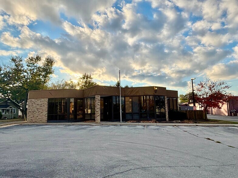 More Photos Of 1103-1225 W State Blvd, Fort Wayne Storefront For Lease
