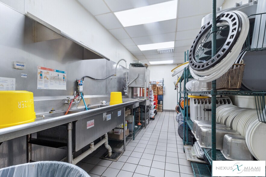 More Photos Of 2185 Post Oak, Marianna Fast Food For Sale