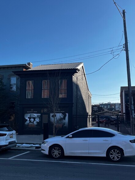 More Photos Of 610 E Market St, Louisville Freestanding For Sale