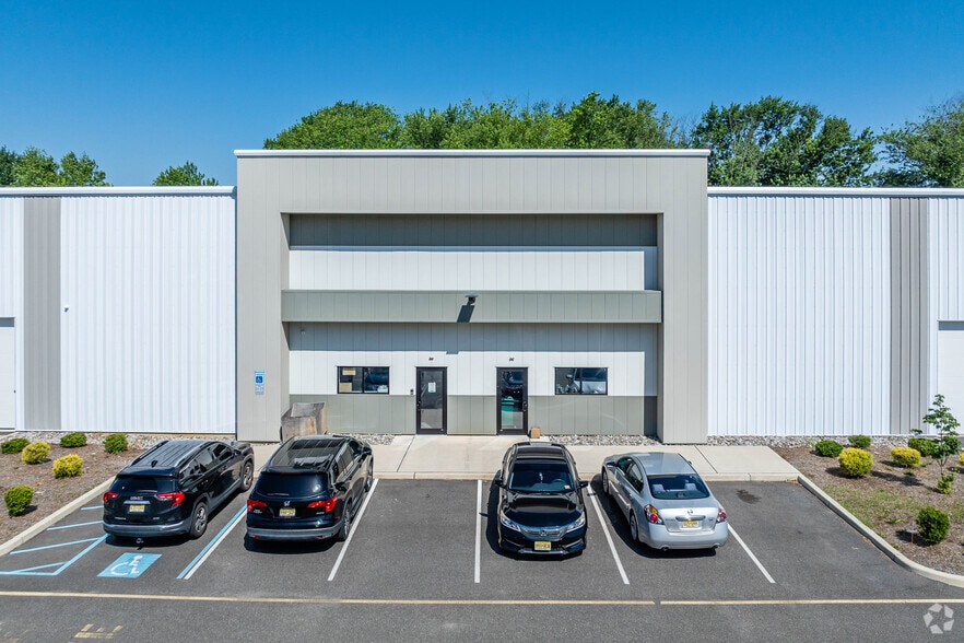 More Photos Of 1 Industrial Ct, Freehold Industrial For Lease