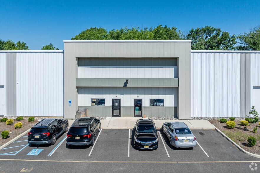 More Photos Of 1 Industrial Ct, Freehold Industrial For Lease