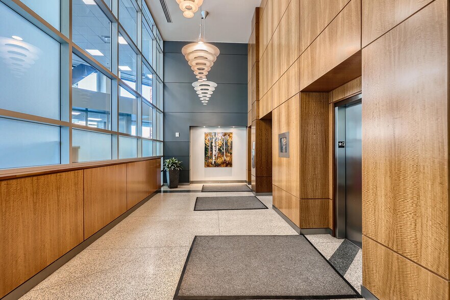 More Photos Of 1800 Glenarm Pl, Denver Office For Sale