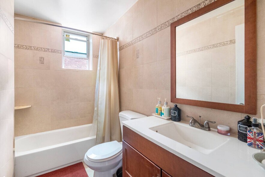More Photos Of 2296 2nd Ave, New York Multifamily For Sale
