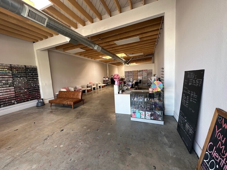 More Photos Of 7224-7228 Melrose Ave, Los Angeles General Retail For Sale