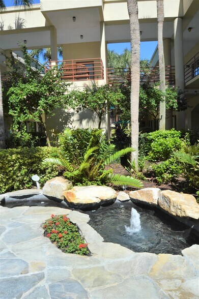 More Photos Of 2201 Cantu Ct, Sarasota Office For Lease