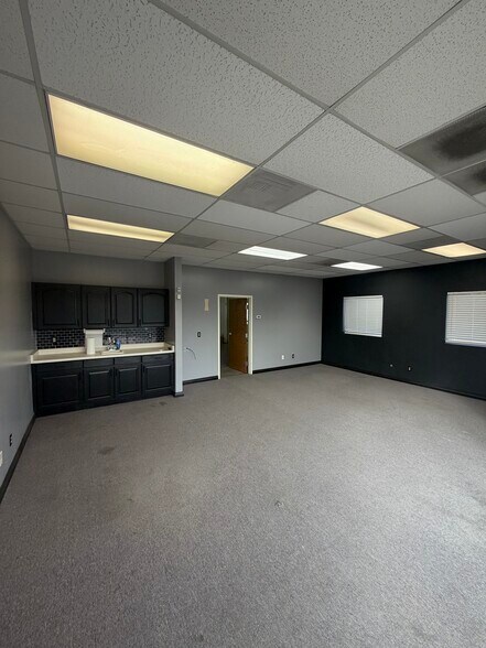 More Photos Of 624 Atchison Way, Castle Rock Flex For Lease