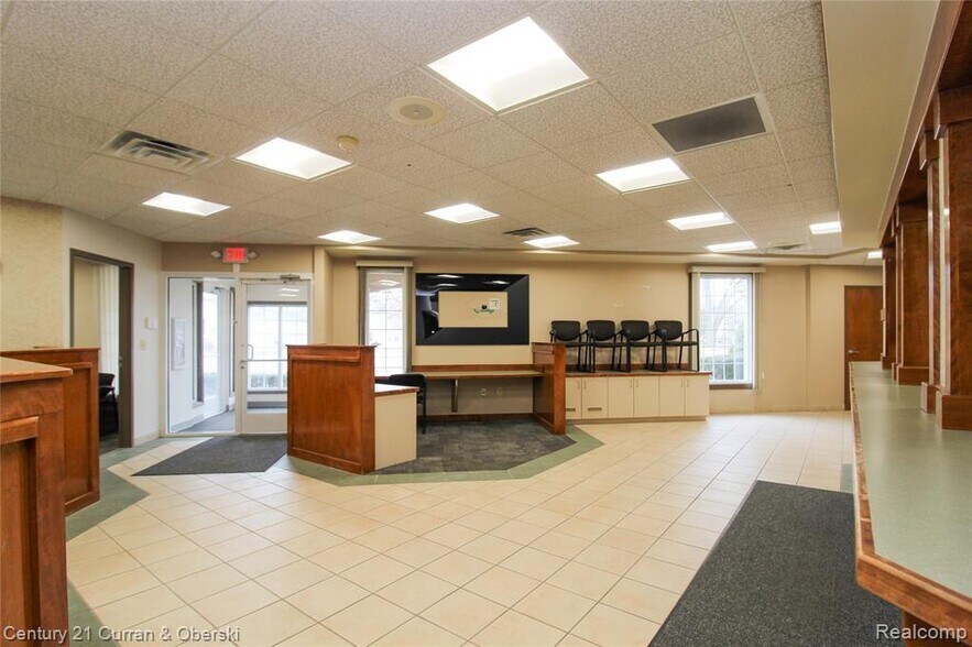More Photos Of 29049 Joy Rd, Westland Bank For Lease
