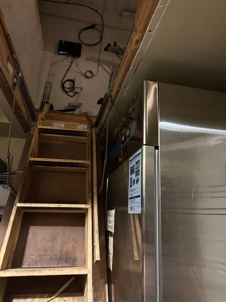 More Photos Of 22733-22833 Hawthorne Blvd, Torrance Storefront For Lease