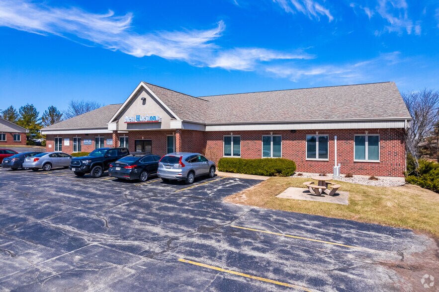 More Photos Of 119 N McCarthy Rd, Appleton Office For Lease