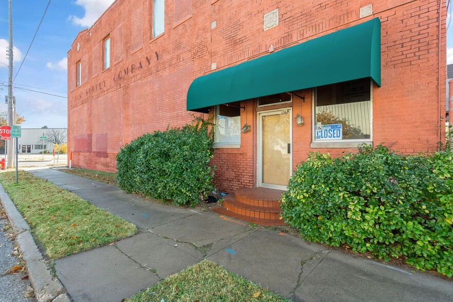 More Photos Of 706 SW 3rd St, Oklahoma City Warehouse For Sale