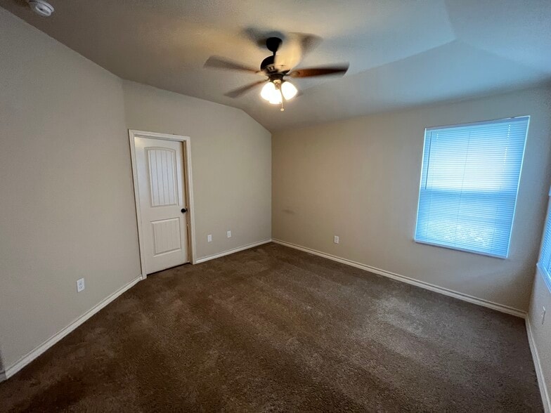 More Photos Of 6618 Mia Way, San Antonio Apartments For Sale