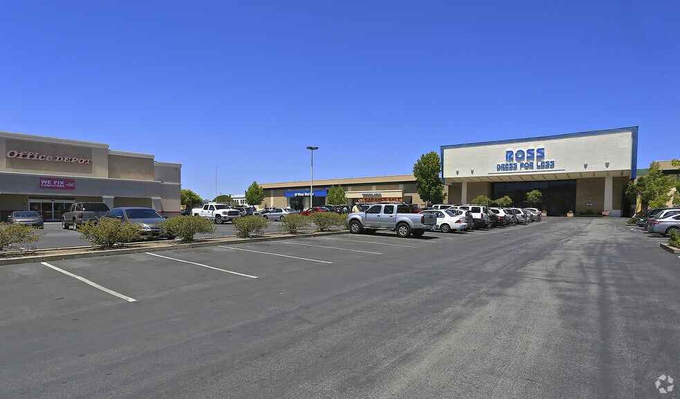 More Photos Of 1119 Industrial Rd, San Carlos General Retail For Lease