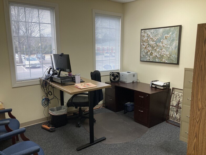 More Photos Of 468 Halle Park Dr, Collierville Office For Sale