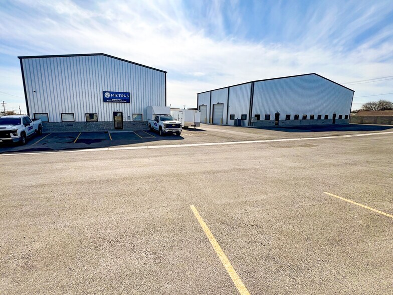 More Photos Of 1208 S Midland Dr, Midland Unknown For Lease