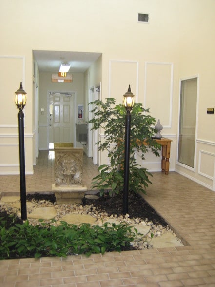 More Photos Of 1245 Southridge Ct, Hurst Office Residential For Lease