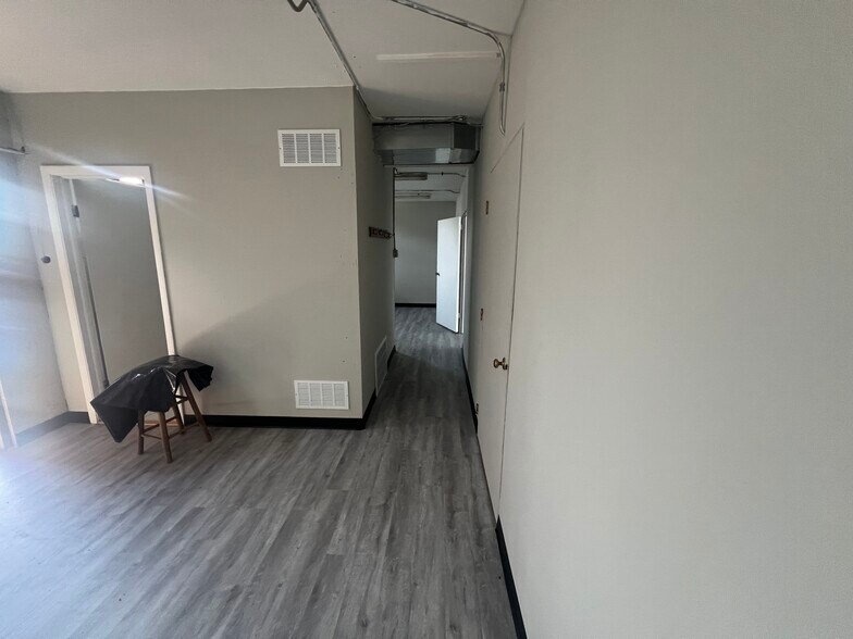 More Photos Of 35-101 E Fullerton Ave, Addison Unknown For Sale