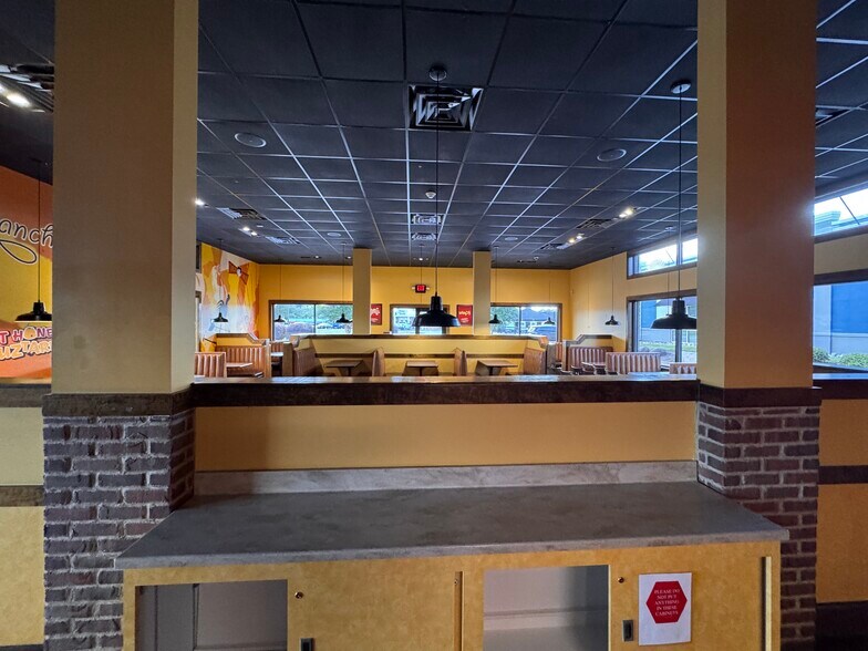 More Photos Of 2502 Battleground Ave, Greensboro Fast Food For Lease