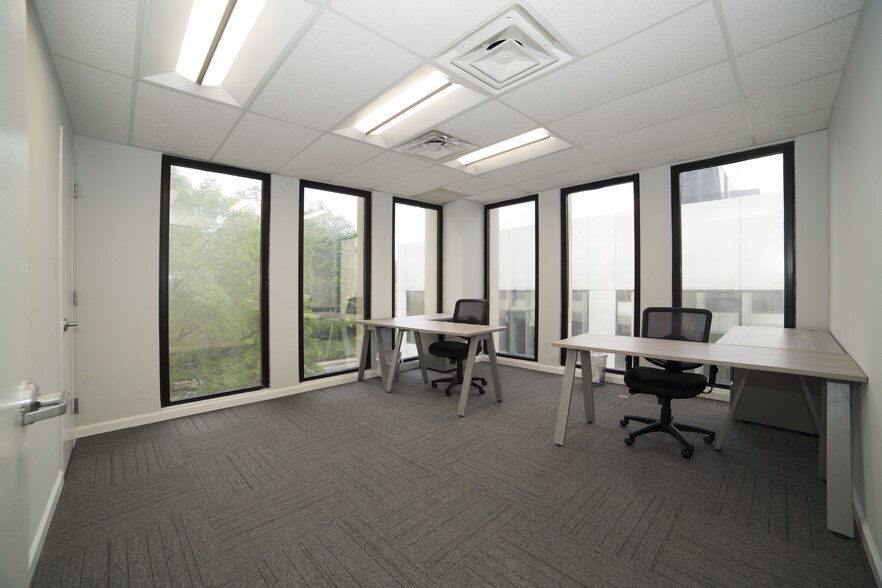 More Photos Of 185 Great Neck Rd, Great Neck Office For Lease