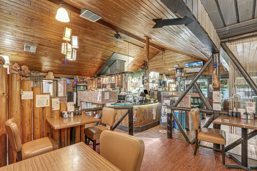 More Photos Of 44618 State Route 20, Concrete Hotel For Sale