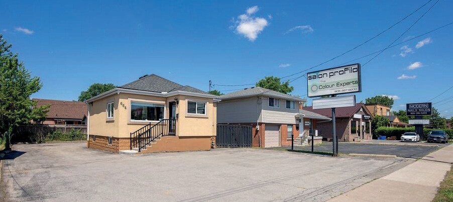 More Photos Of 664 Upper James St, Hamilton Storefront For Sale