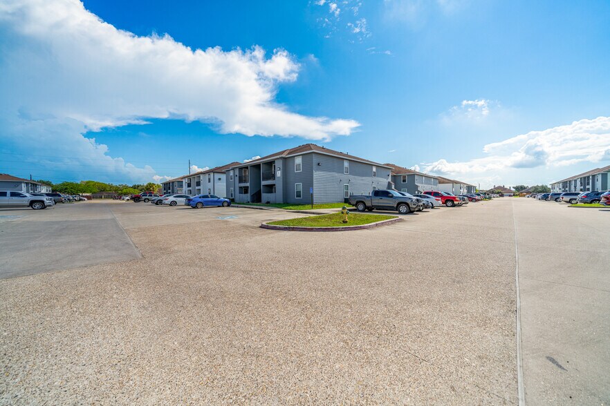 More Photos Of 5929 Wooldridge Rd, Corpus Christi Apartments For Sale