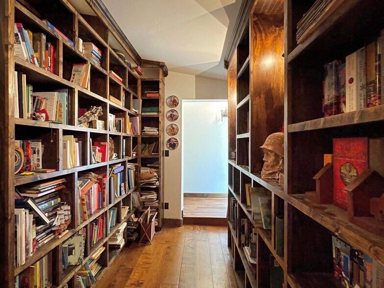 More Photos Of 175 Herber, New Braunfels Specialty For Sale