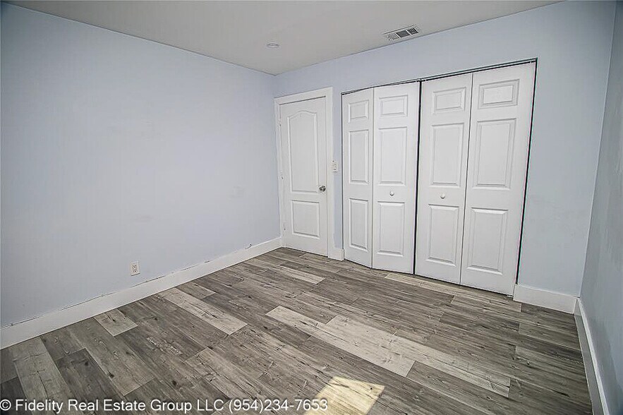 More Photos Of 2432 Sherman St, Hollywood Apartments For Sale