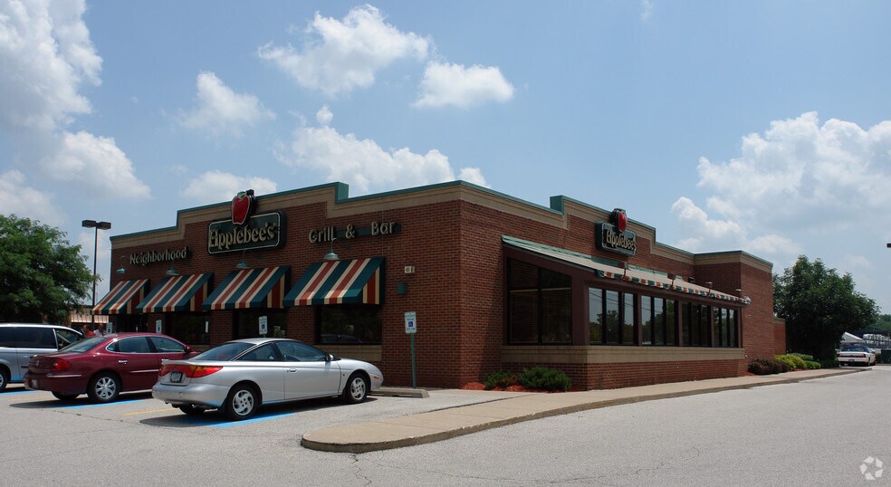 More Photos Of 3820-3900 44th Ave, Moline Unknown For Lease