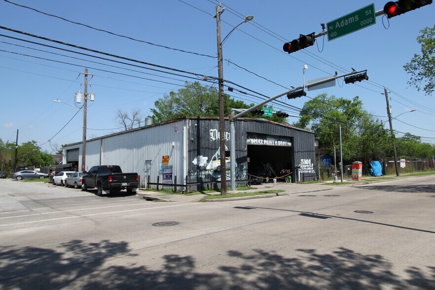More Photos Of 5101 Canal St, Houston Flex For Lease