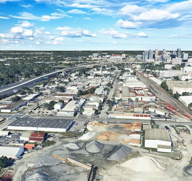Primary Photo Of 1815 S Division Ave, Orlando Unknown For Lease