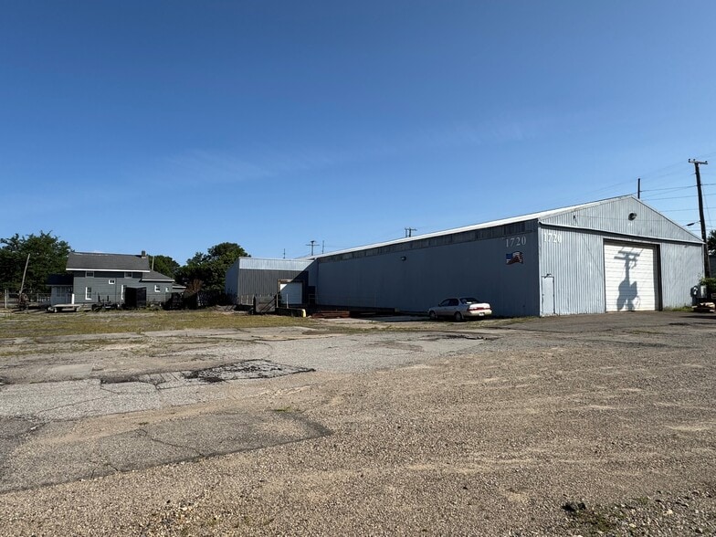 Primary Photo Of 1720 Main St, Elkhart Industrial For Sale