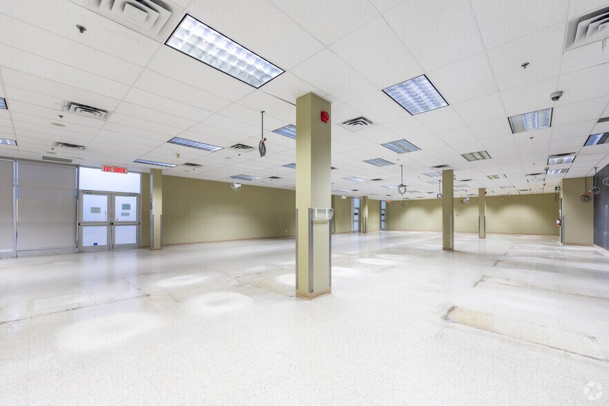 More Photos Of 1603-1615 Dundas St E, Whitby Unknown For Lease